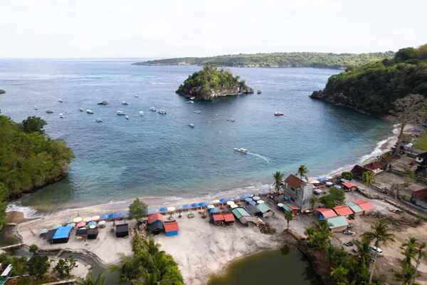 Obyek Wisata Crystal Bay Nusa Penida Barat by Nusa Penida Link