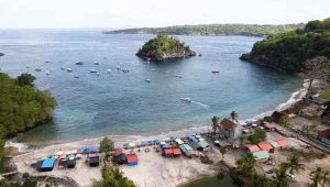 Obyek Wisata Crystal Bay Nusa Penida Barat by Nusa Penida Link